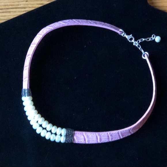 Leather & Freshwater Pearl Choker & Bracelet - Picture 2 of 8